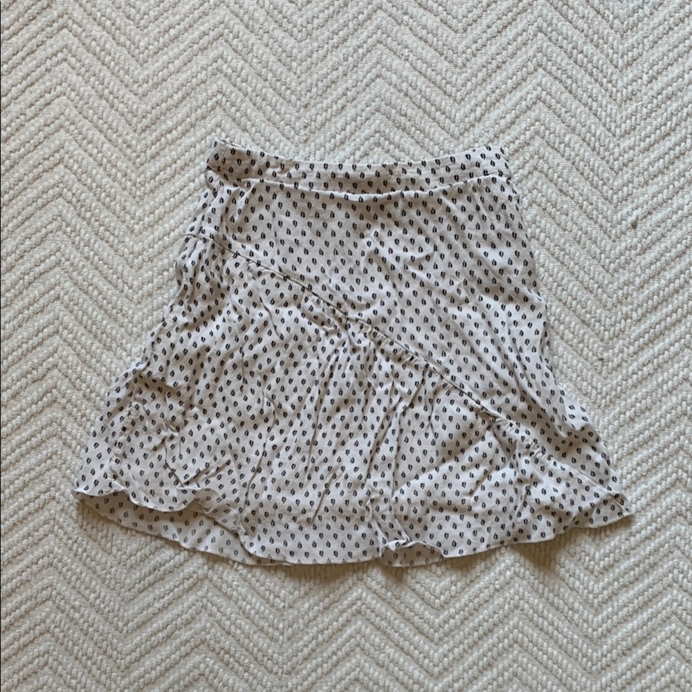 🐚 White Patterned Skirt